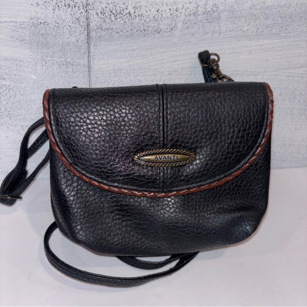 Avanti vintage leather hand bag crossbody clutch with mirror. Black brown accent